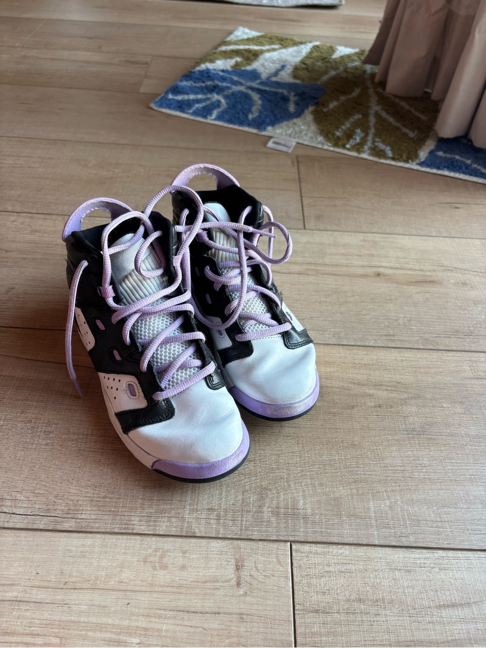 Jordan Kids High-Top Sneakers in Black, White & Light Purple